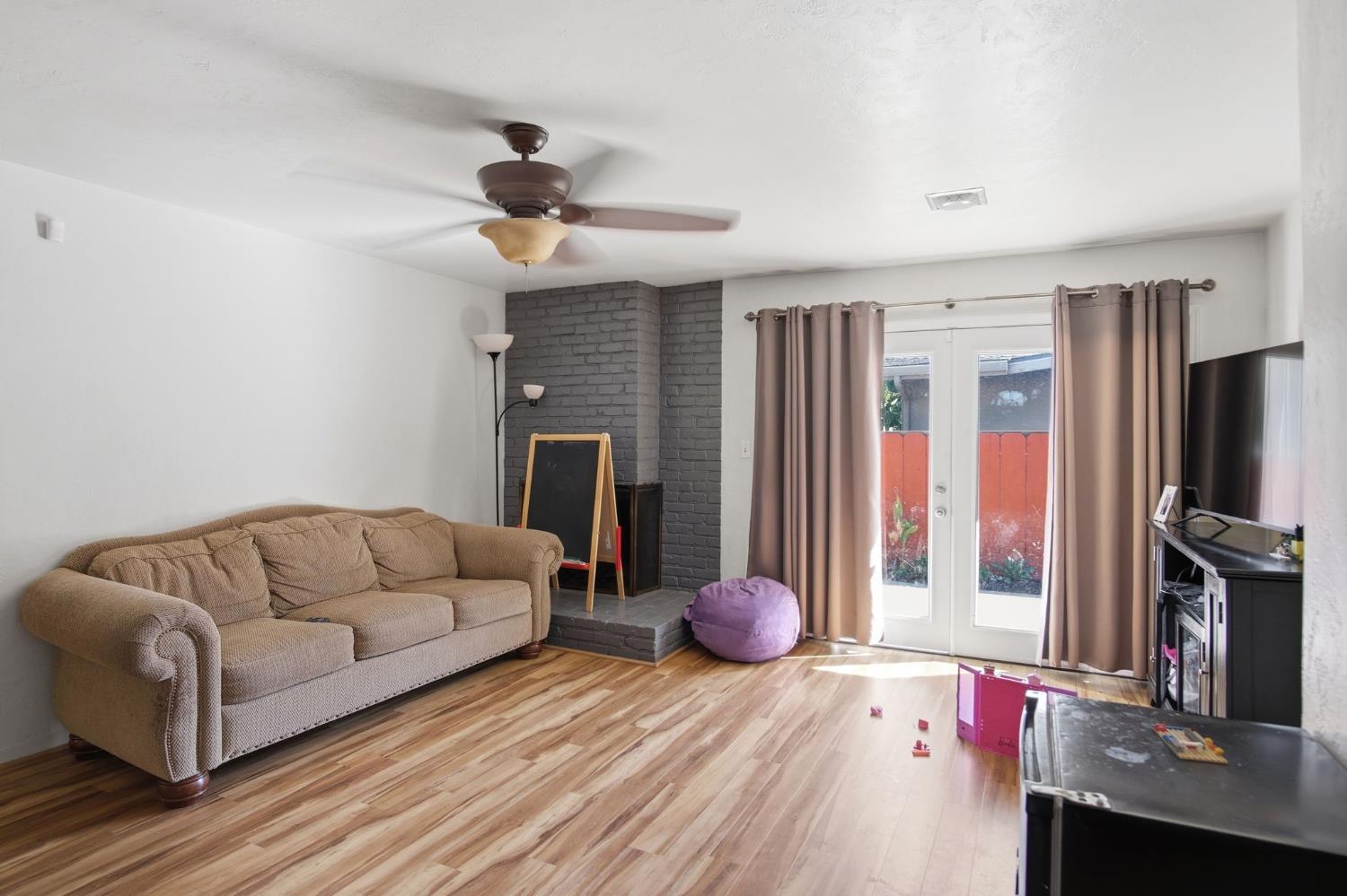 820 Tully Rd, Modesto, CA 95350