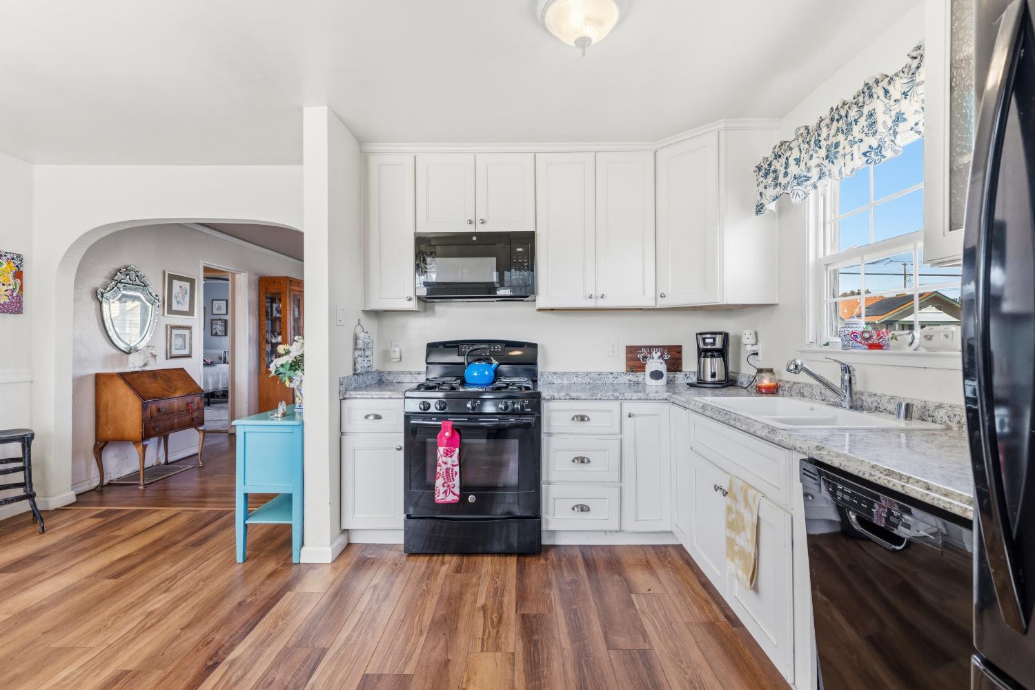 621 Poplar St, Oakdale, CA 95361