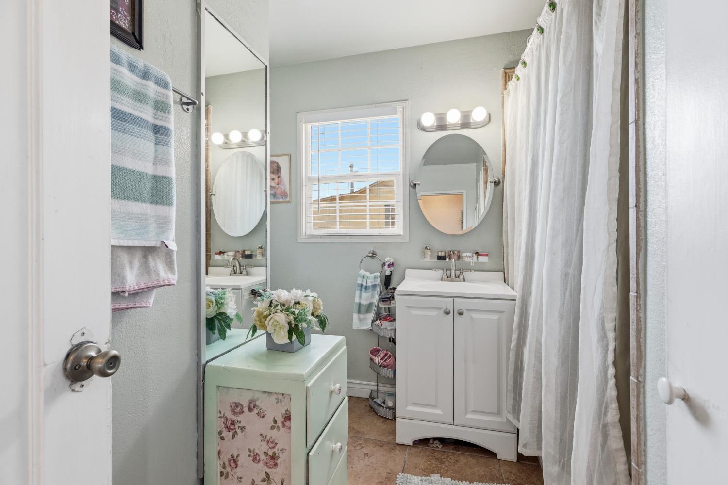 621 Poplar St, Oakdale, CA 95361