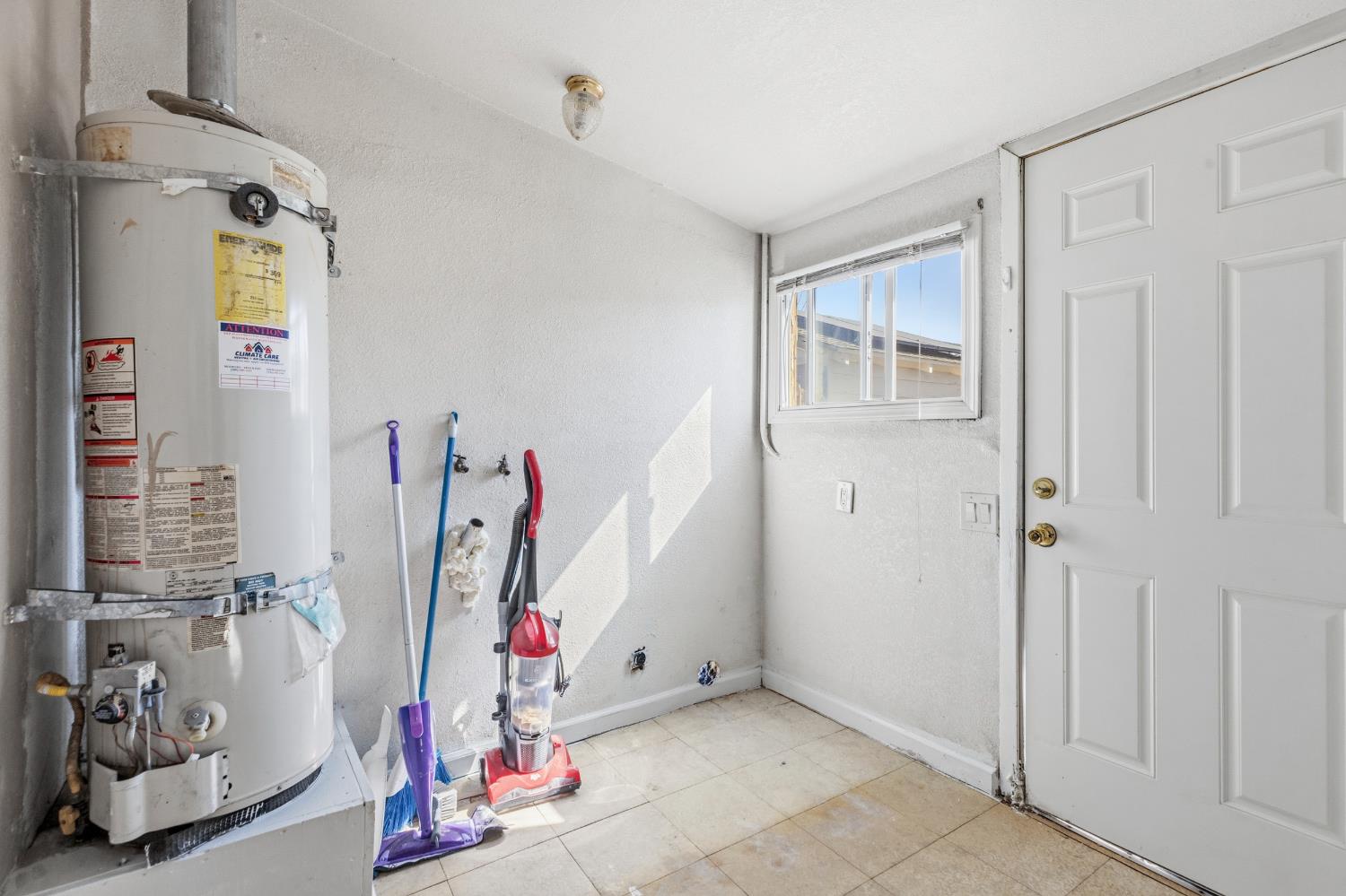 621 Poplar St, Oakdale, CA 95361