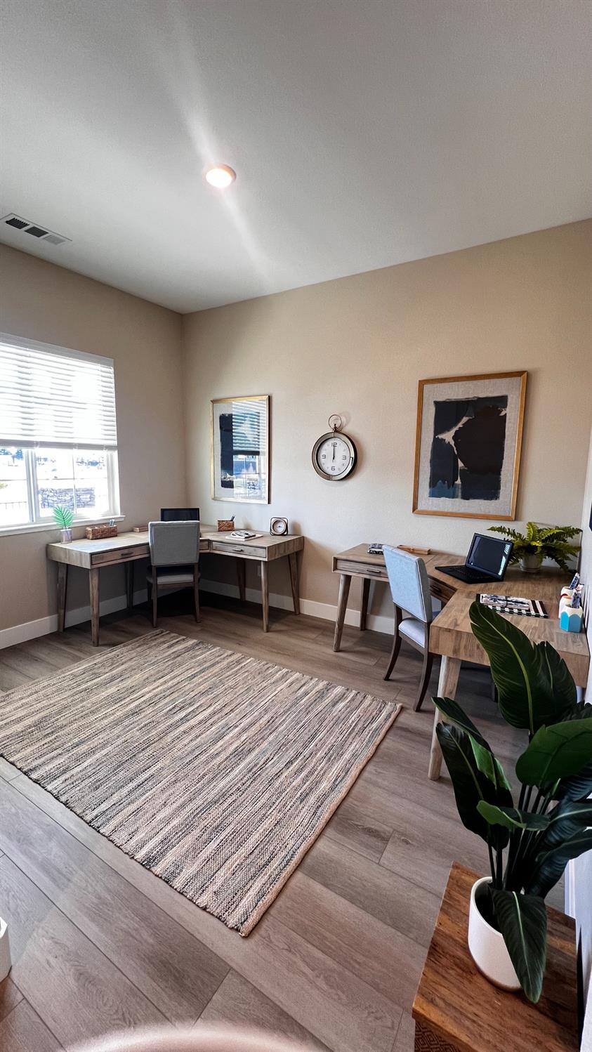 1034 Meadowlands Dr, Oakdale, CA 95361