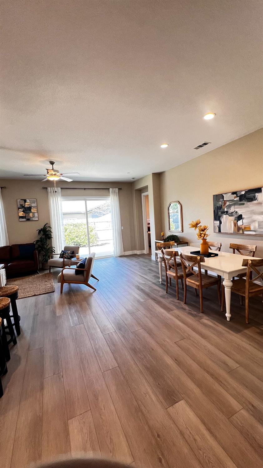 1034 Meadowlands Dr, Oakdale, CA 95361