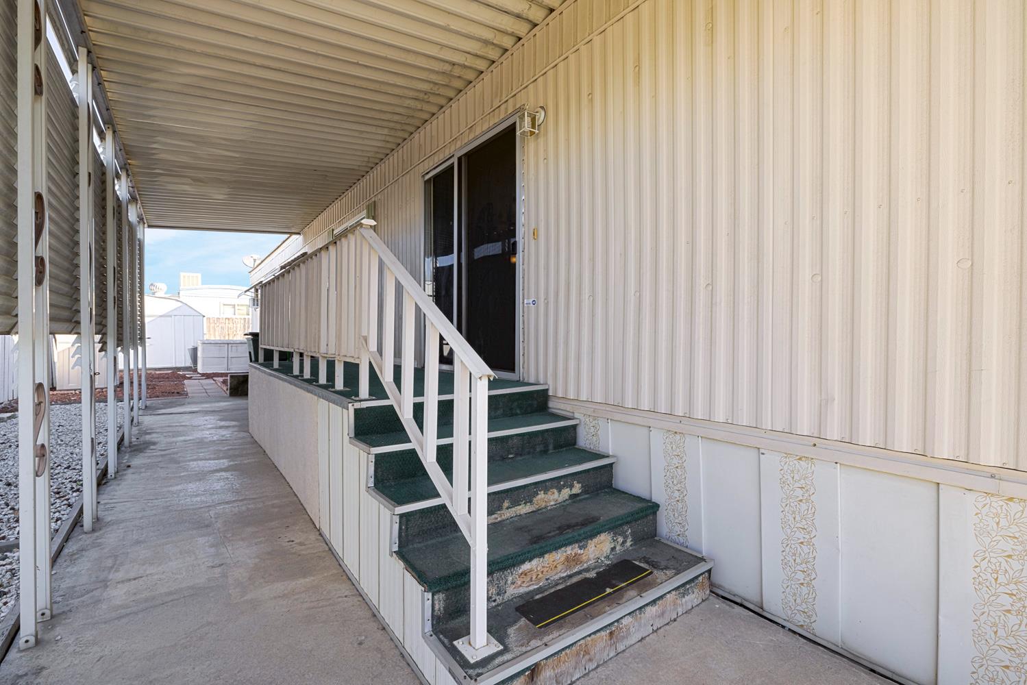 150 Pestana Ave #111, Manteca, CA 95336