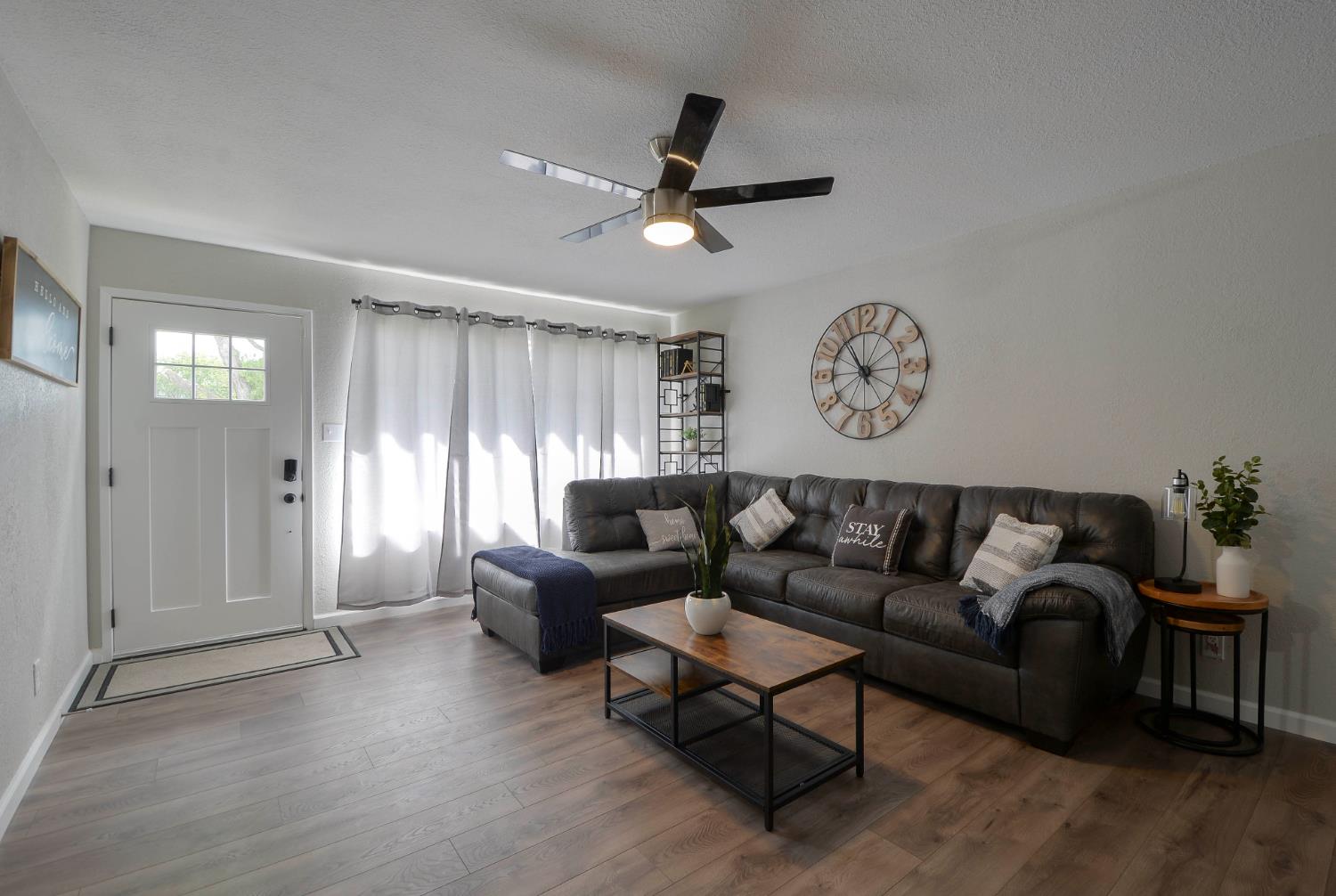 1257 Arizona Ave, Los Banos, CA 93635