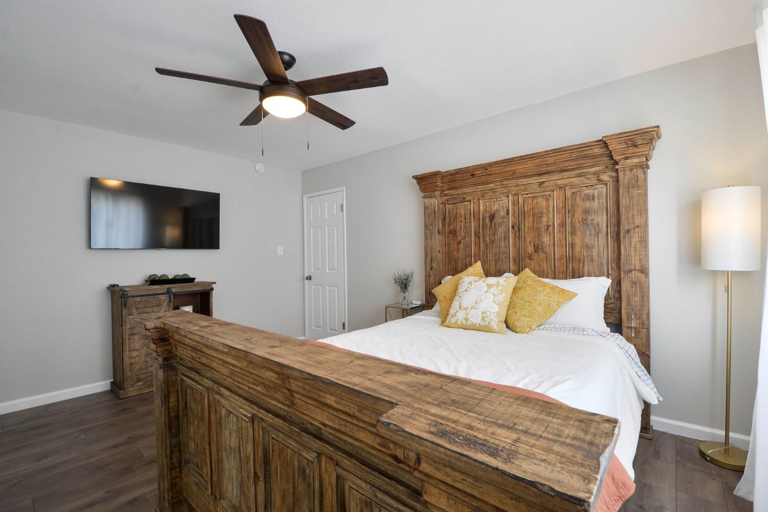 1257 Arizona Ave, Los Banos, CA 93635