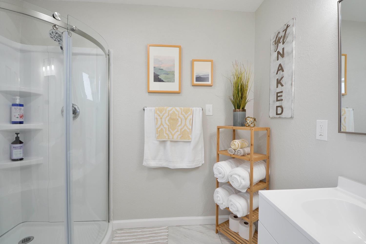 1257 Arizona Ave, Los Banos, CA 93635