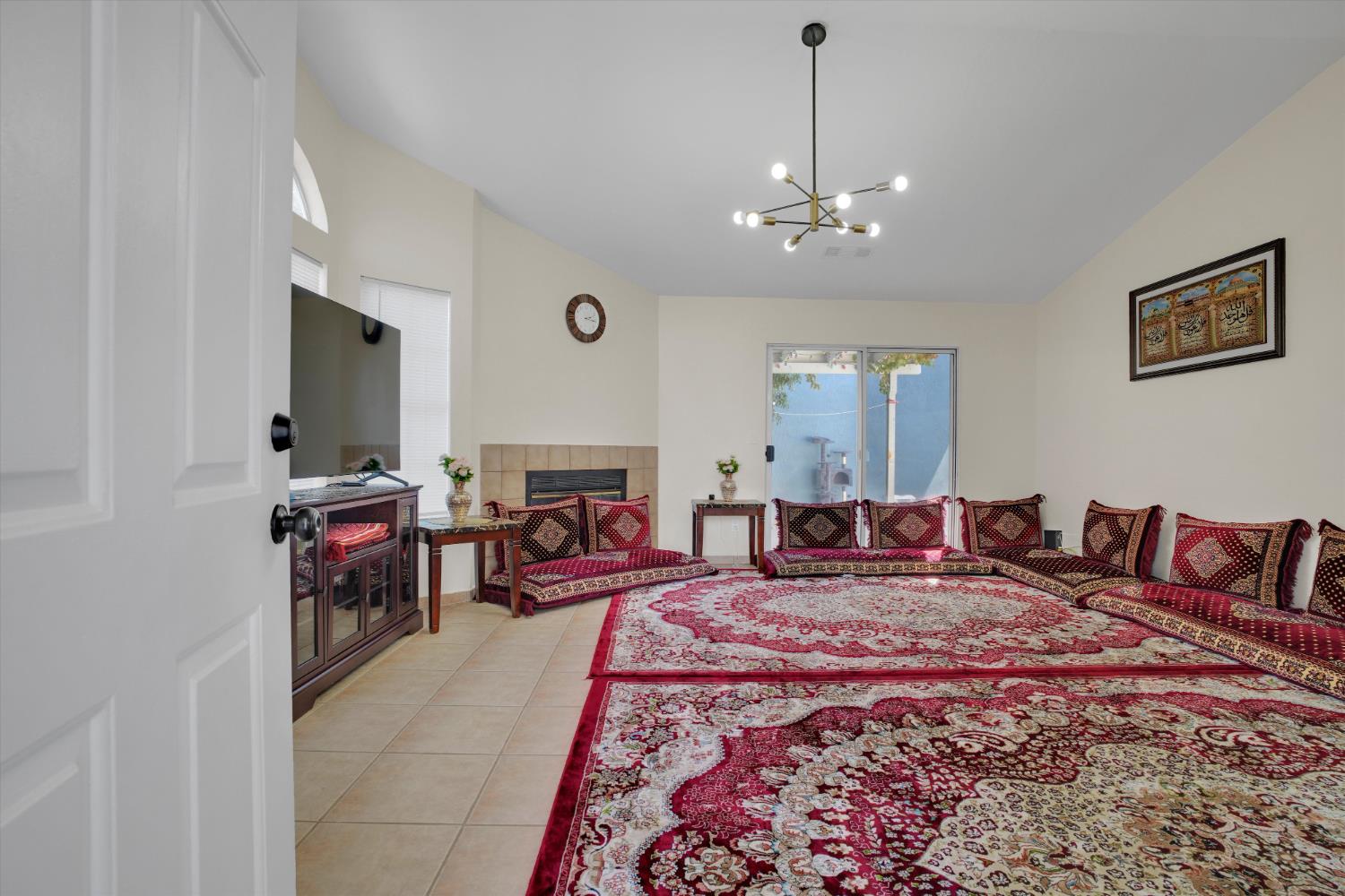 1227 Windsor Ct, Turlock, CA 95380