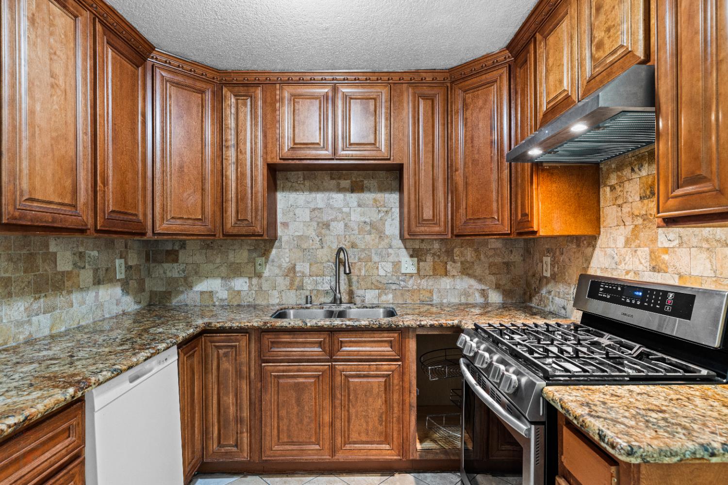 1416 Pecos Ave, Modesto, CA 95351