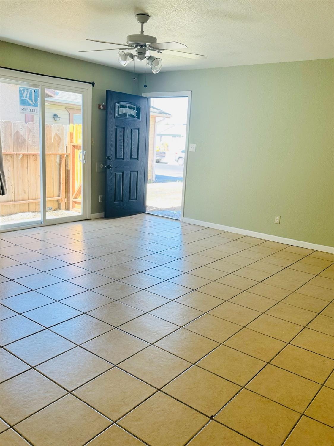 1416 Pecos Ave, Modesto, CA 95351