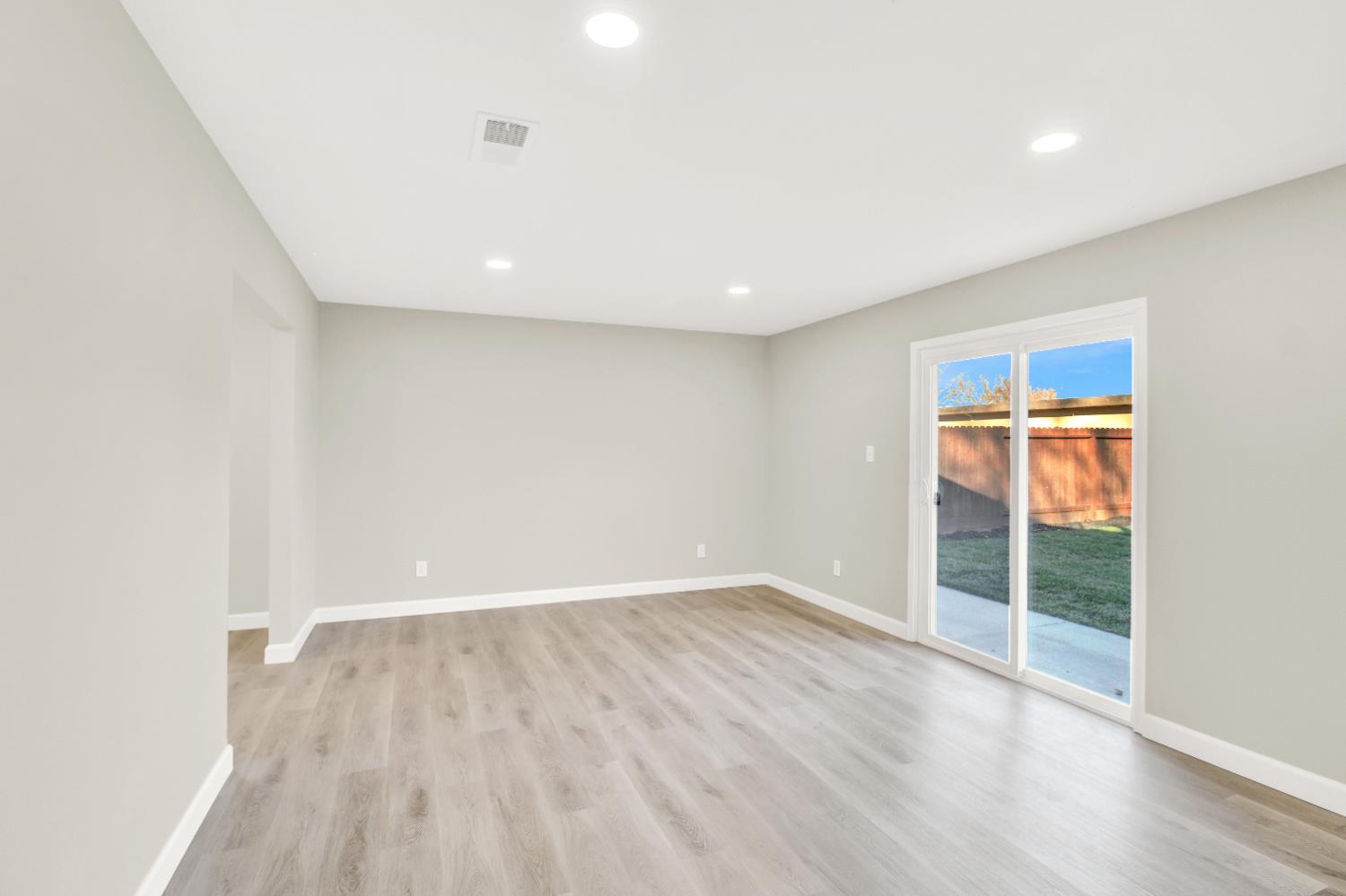 1900 Ellison Dr, Modesto, CA 95355