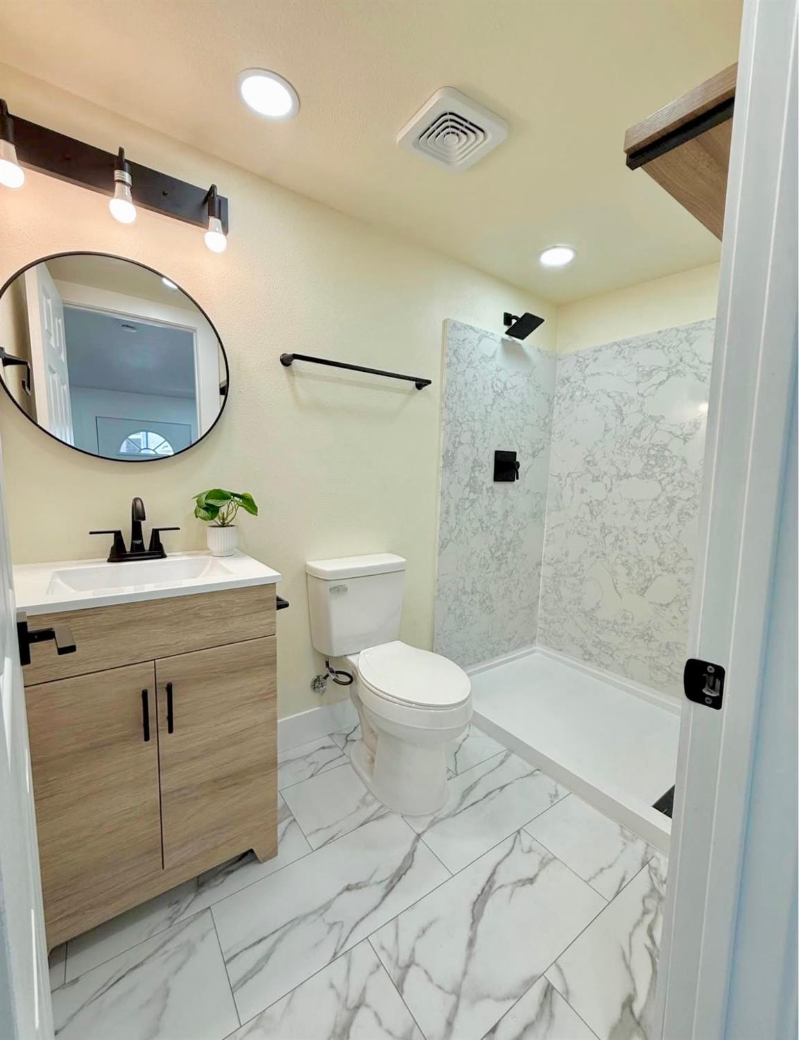 1805 Vernon Ave, Modesto, CA 95351