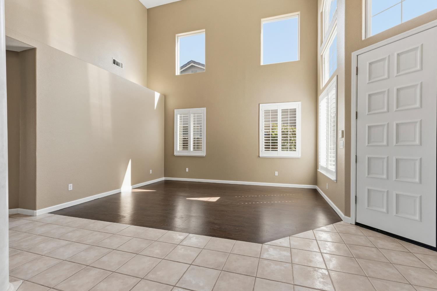 2717 Vestrella Dr, Modesto, CA 95356