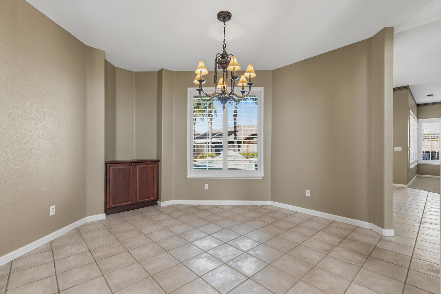 2717 Vestrella Dr, Modesto, CA 95356