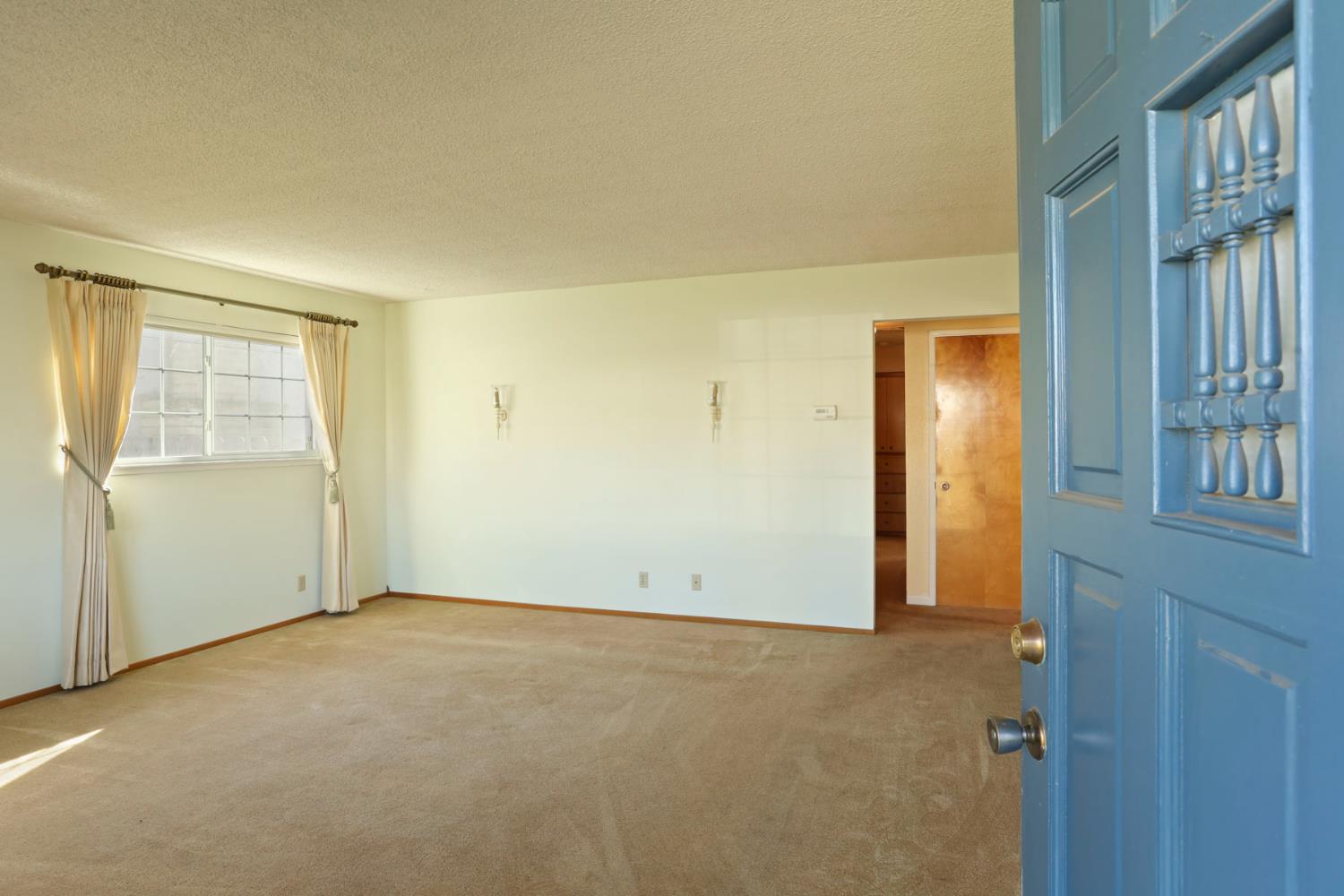 811 E C St, Oakdale, CA 95361