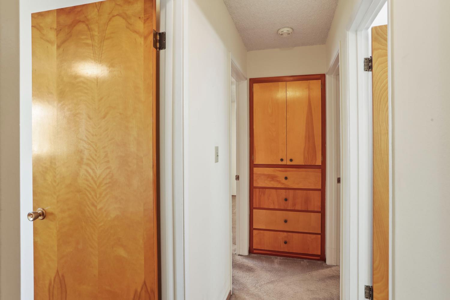 811 E C St, Oakdale, CA 95361