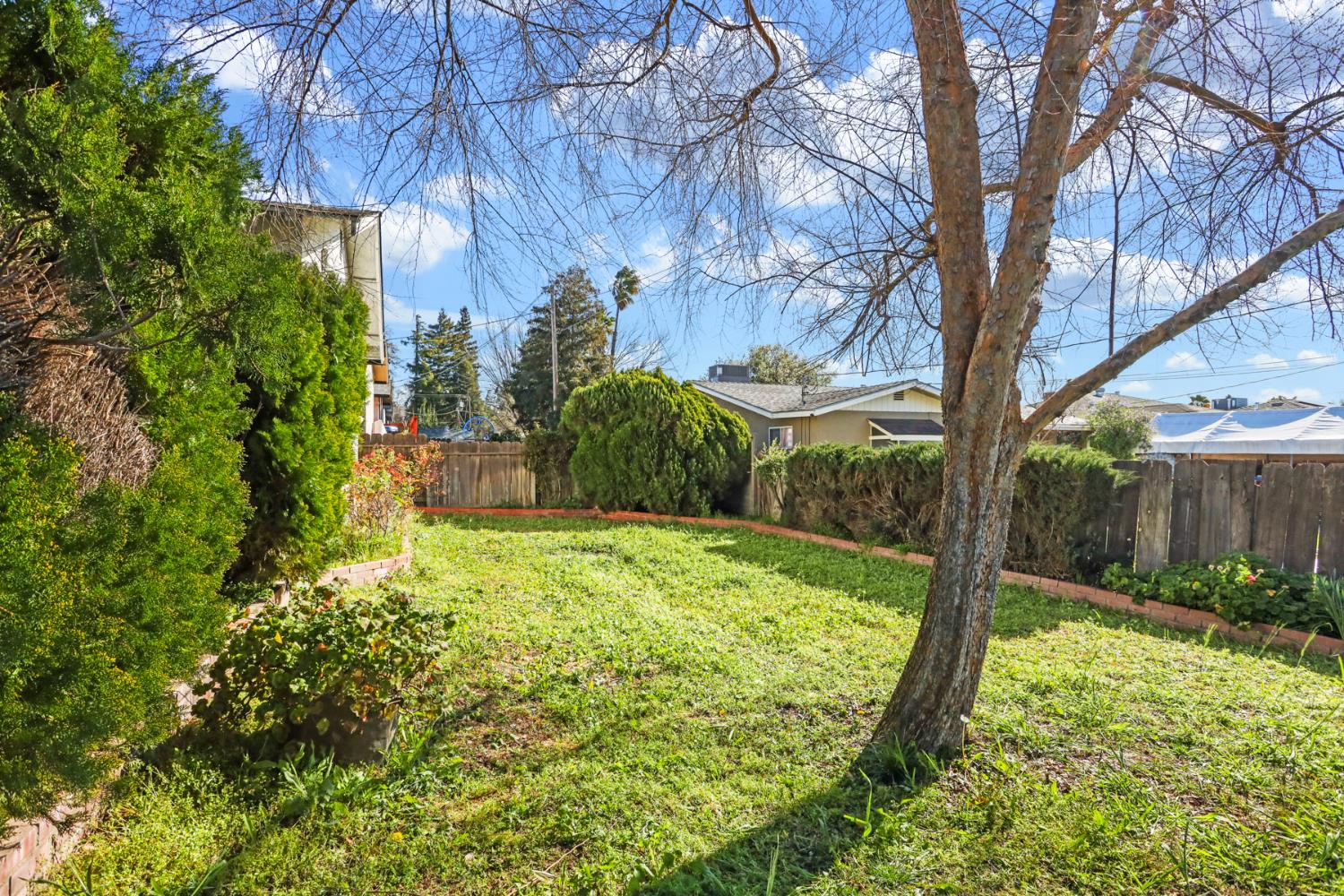 811 E C St, Oakdale, CA 95361