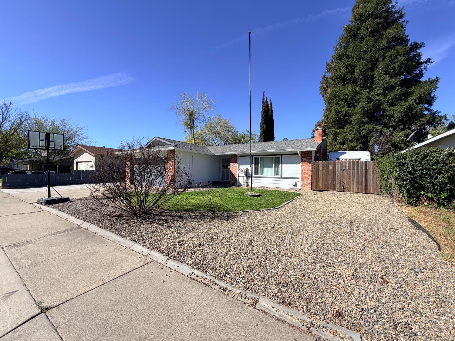 1909 Devin Dr, Modesto, CA 95355