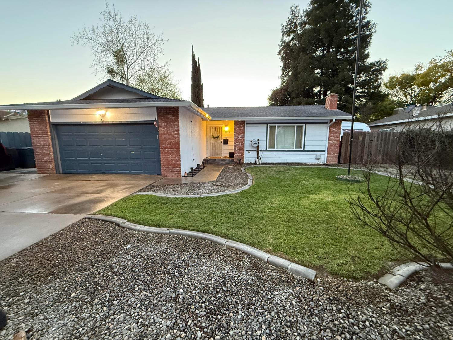 1909 Devin Dr, Modesto, CA 95355