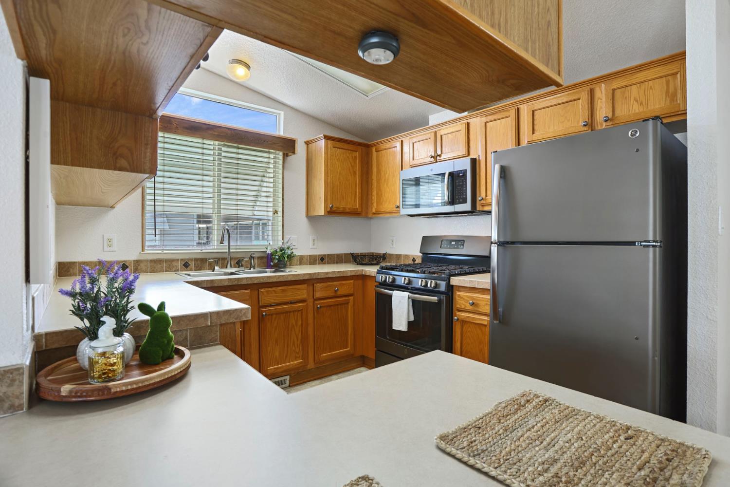 1830 E Yosemite Ave #186, Manteca, CA 95336