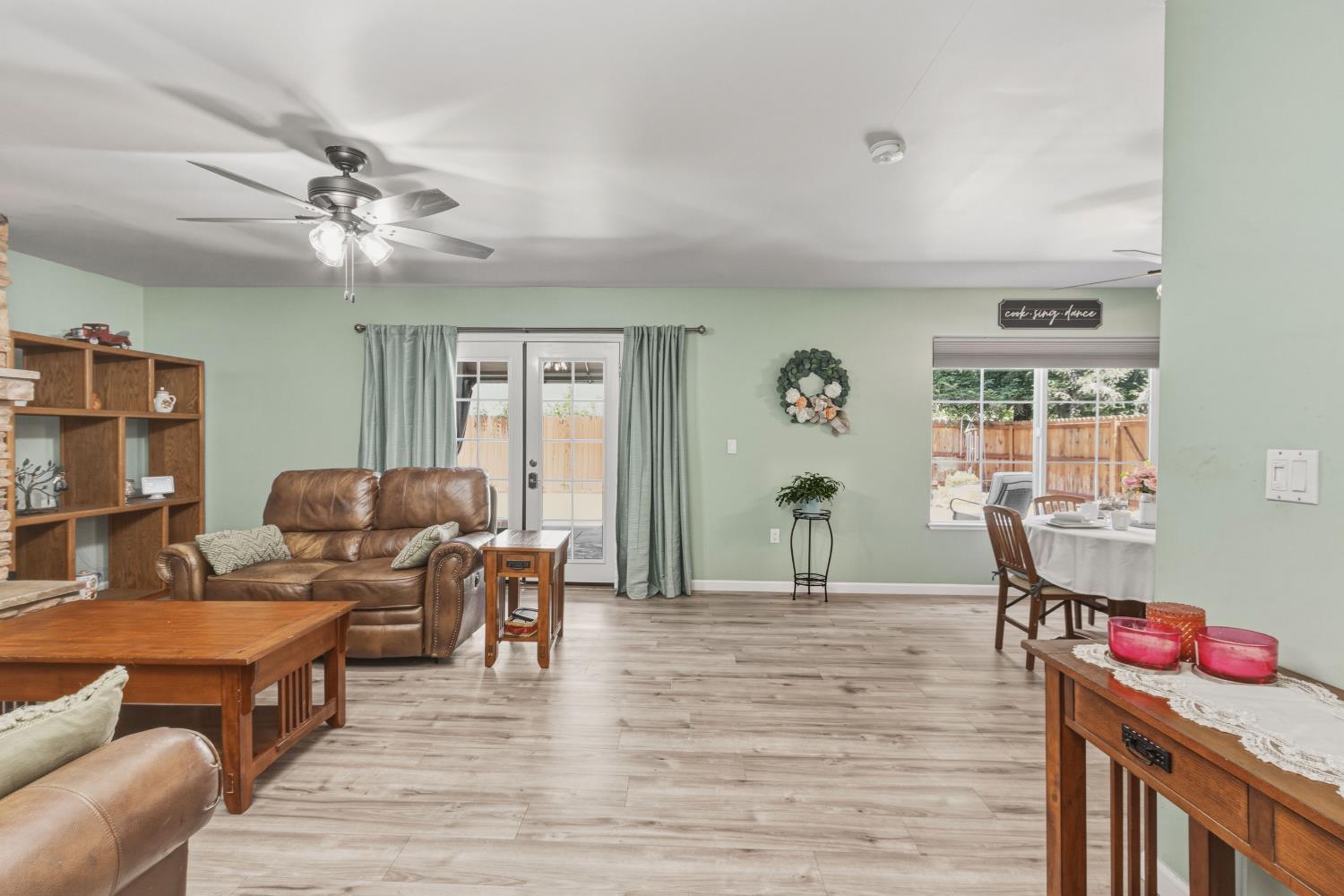 1201 W Donna Dr, Merced, CA 95348