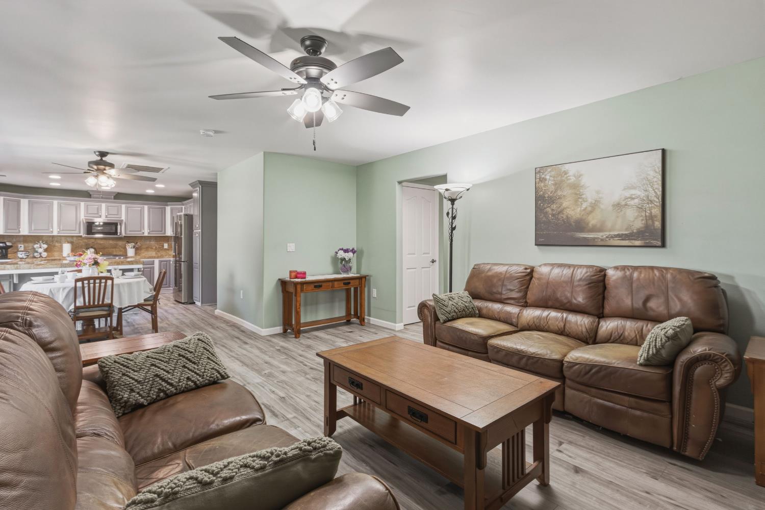 1201 W Donna Dr, Merced, CA 95348