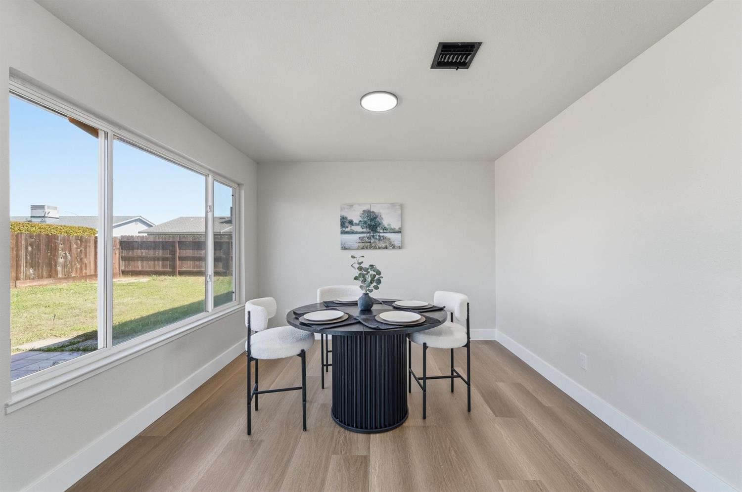 1376 Speer St, Oakdale, CA 95361