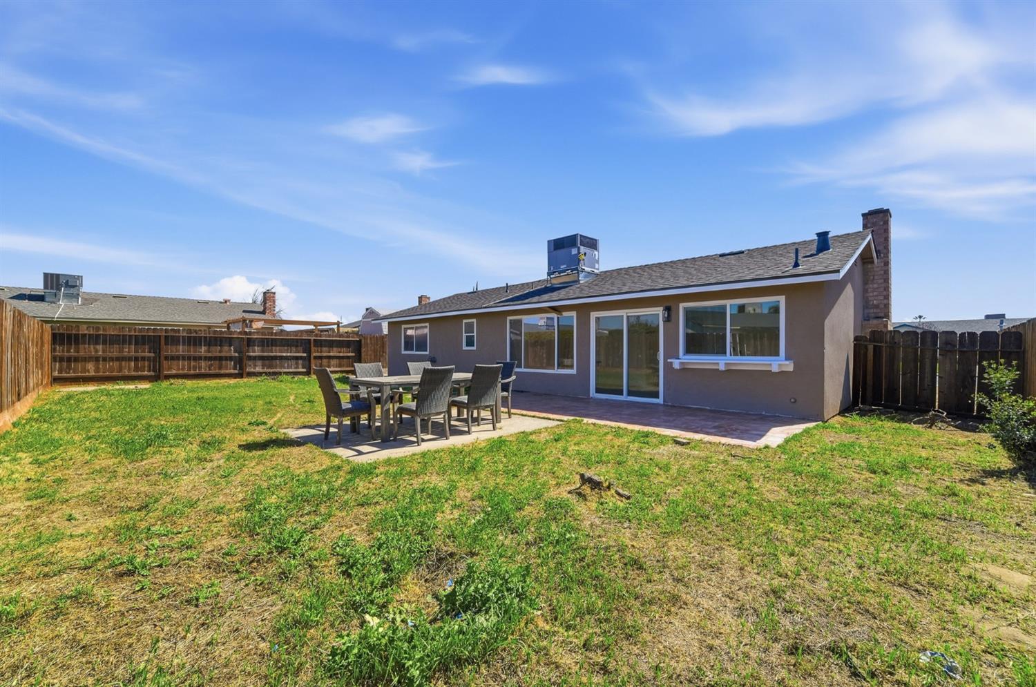 1376 Speer St, Oakdale, CA 95361