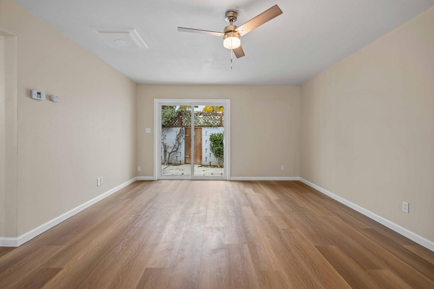 805 Tully Rd #5, Modesto, CA 95350