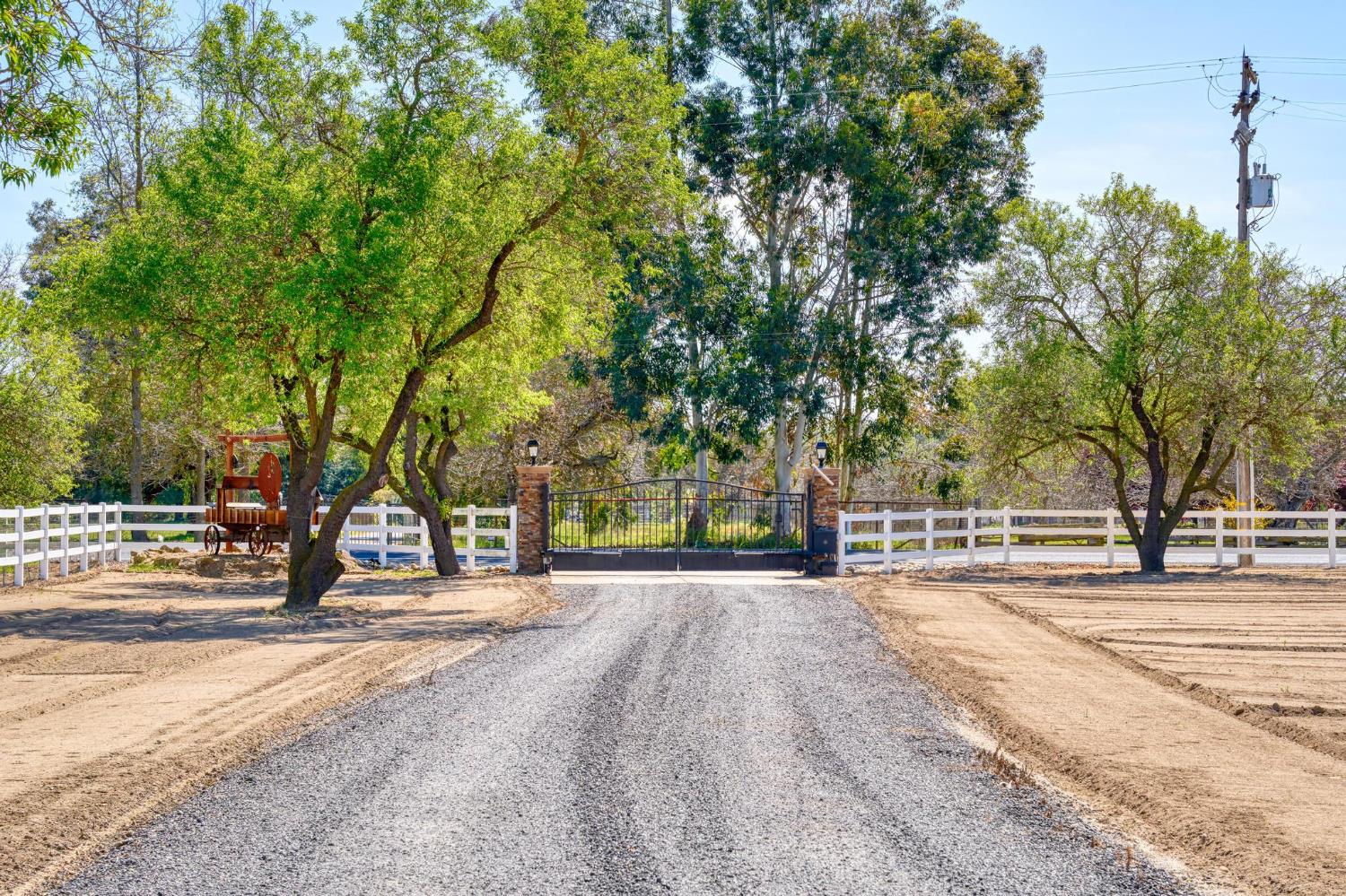 15303 Orange Blossom Rd, Oakdale, CA 95361