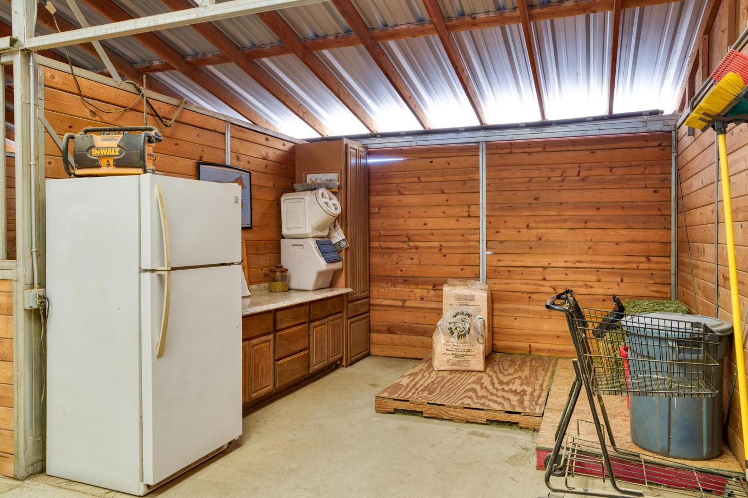 15303 Orange Blossom Rd, Oakdale, CA 95361