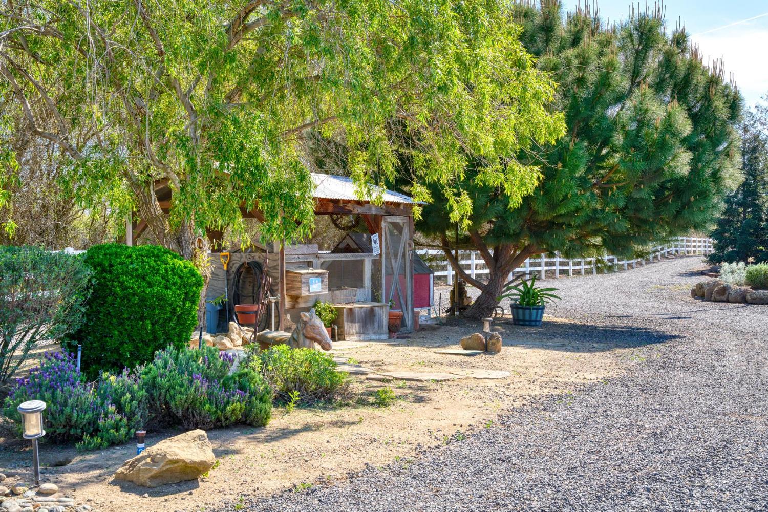 15303 Orange Blossom Rd, Oakdale, CA 95361