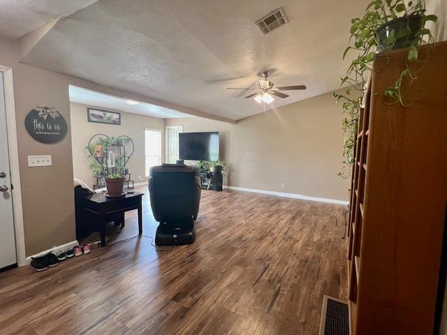 1541 Panthers Ln #13, Modesto, CA 95355