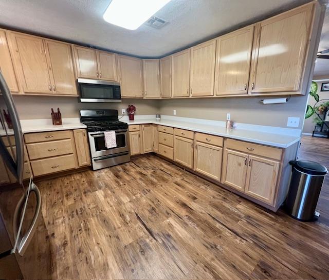 1541 Panthers Ln #13, Modesto, CA 95355