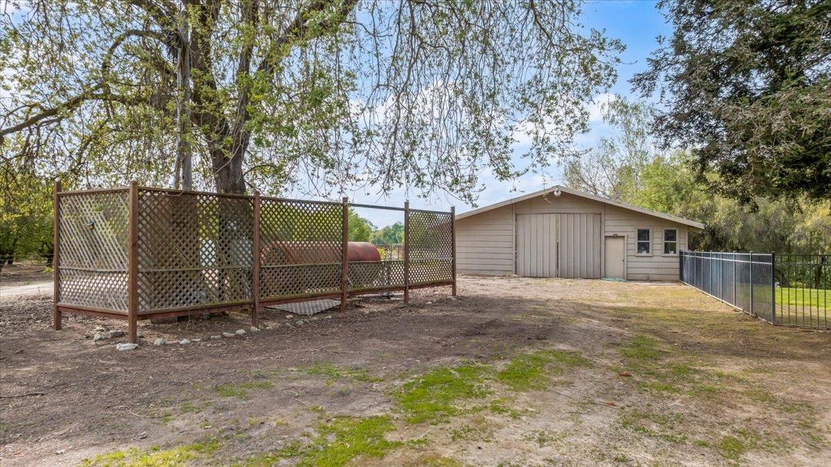 625 N Hopper Rd, Modesto, CA 95357