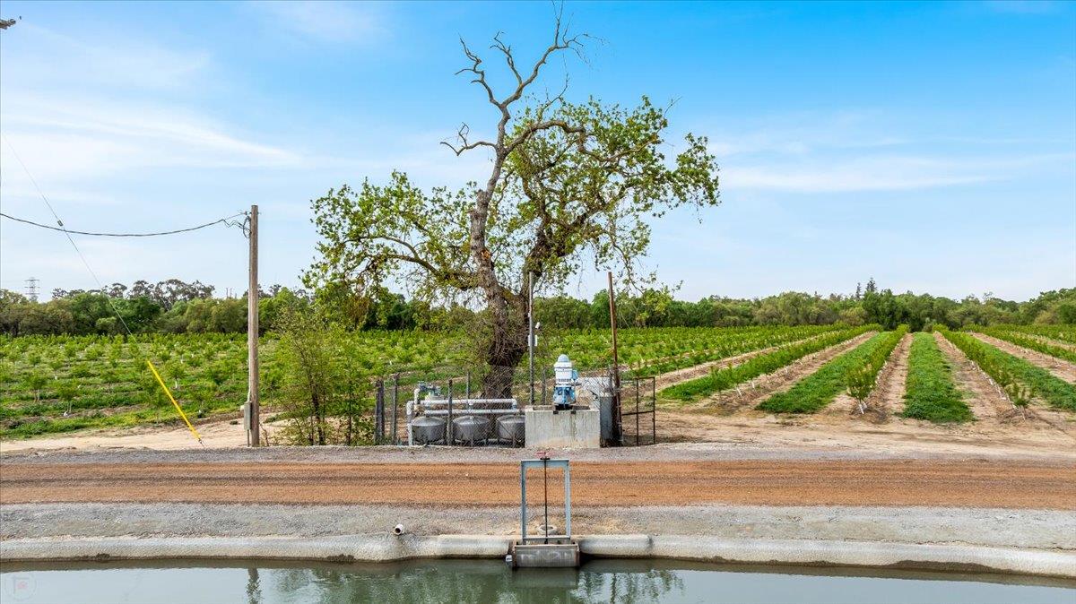 460 Albers Rd, Modesto, CA 95357