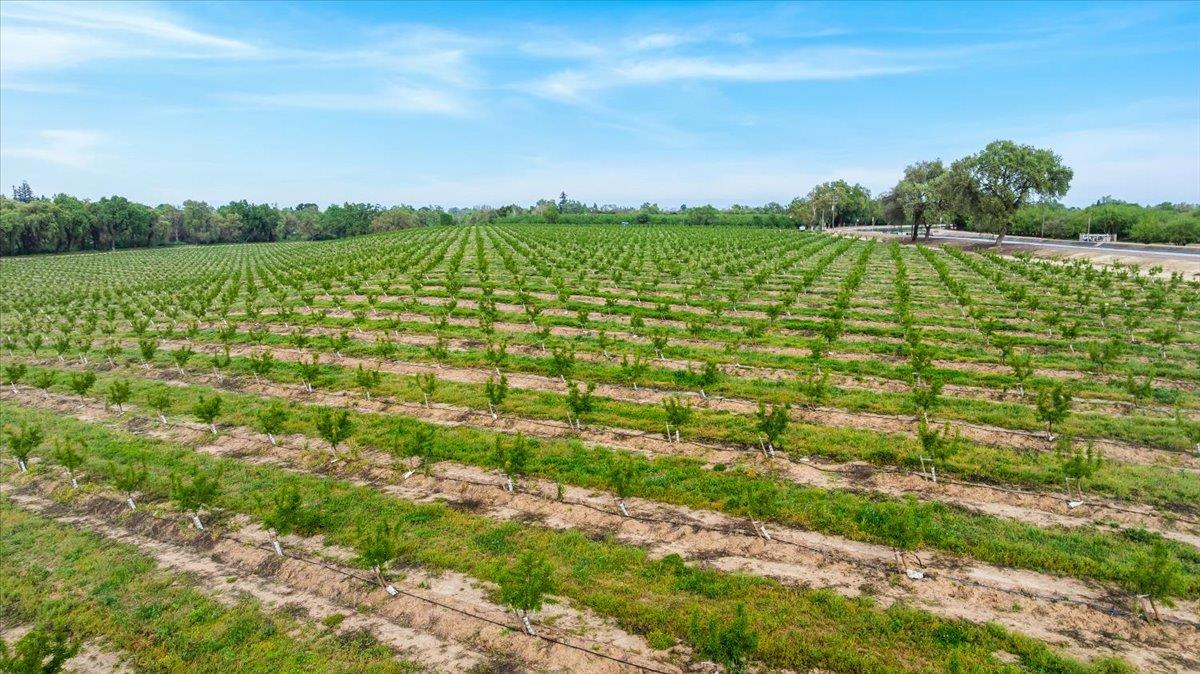 460 Albers Rd, Modesto, CA 95357