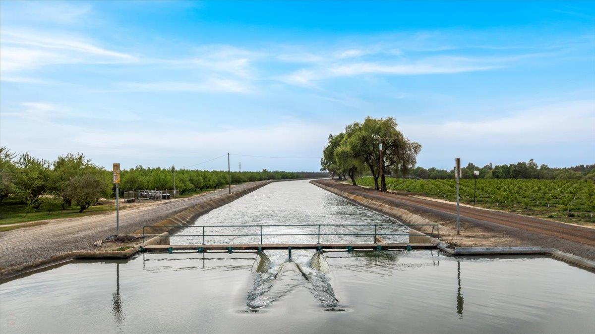 460 Albers Rd, Modesto, CA 95357