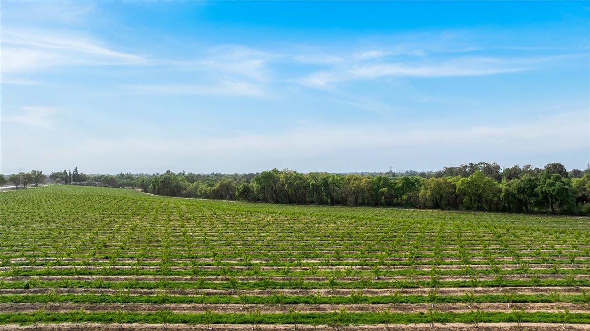 460 Albers Rd, Modesto, CA 95357