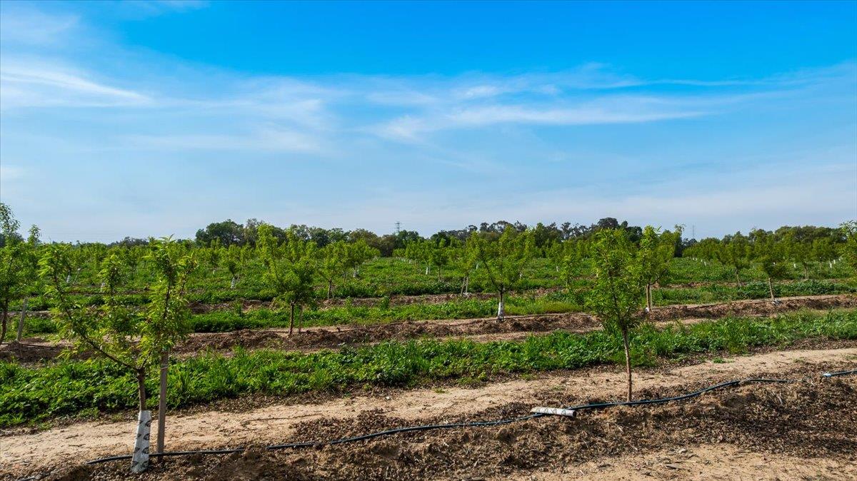 460 Albers Rd, Modesto, CA 95357