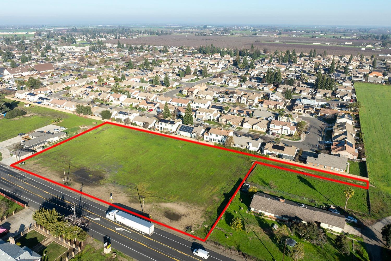 1 Jackson Ave, Escalon, CA 95320