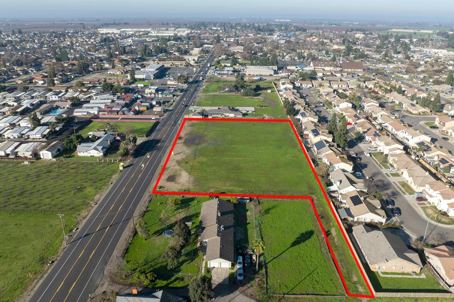 1 Jackson Ave, Escalon, CA 95320