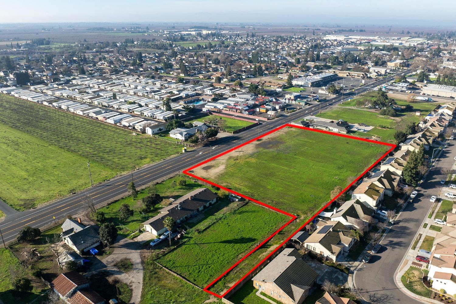 1 Jackson Ave, Escalon, CA 95320