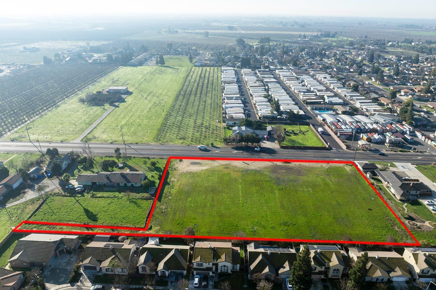 1 Jackson Ave, Escalon, CA 95320