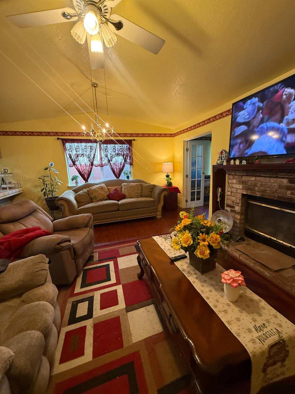 558 Cedarwood Ct, Los Banos, CA 93635