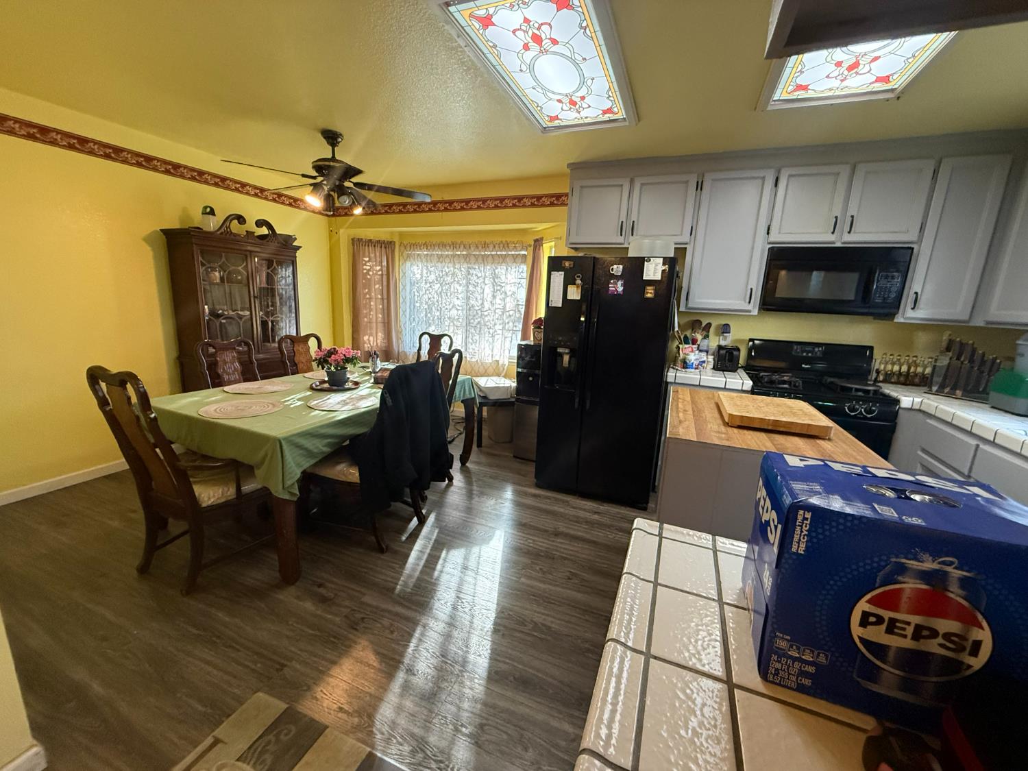 558 Cedarwood Ct, Los Banos, CA 93635