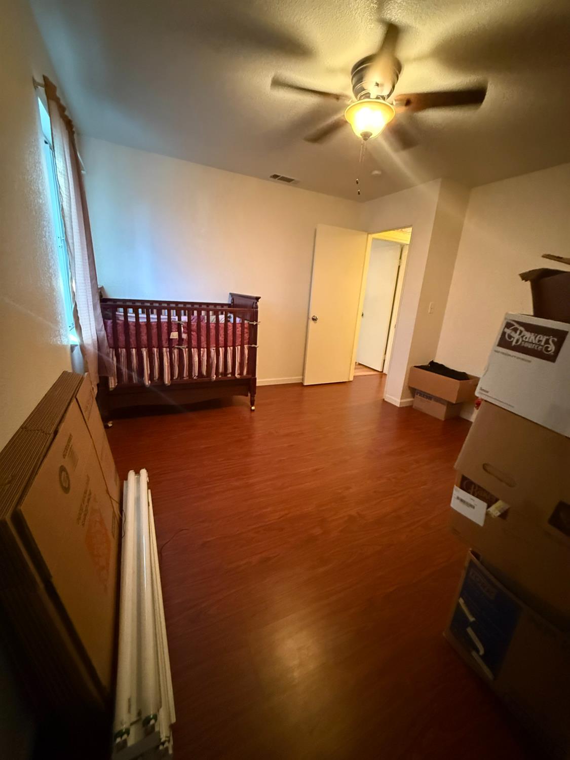 558 Cedarwood Ct, Los Banos, CA 93635