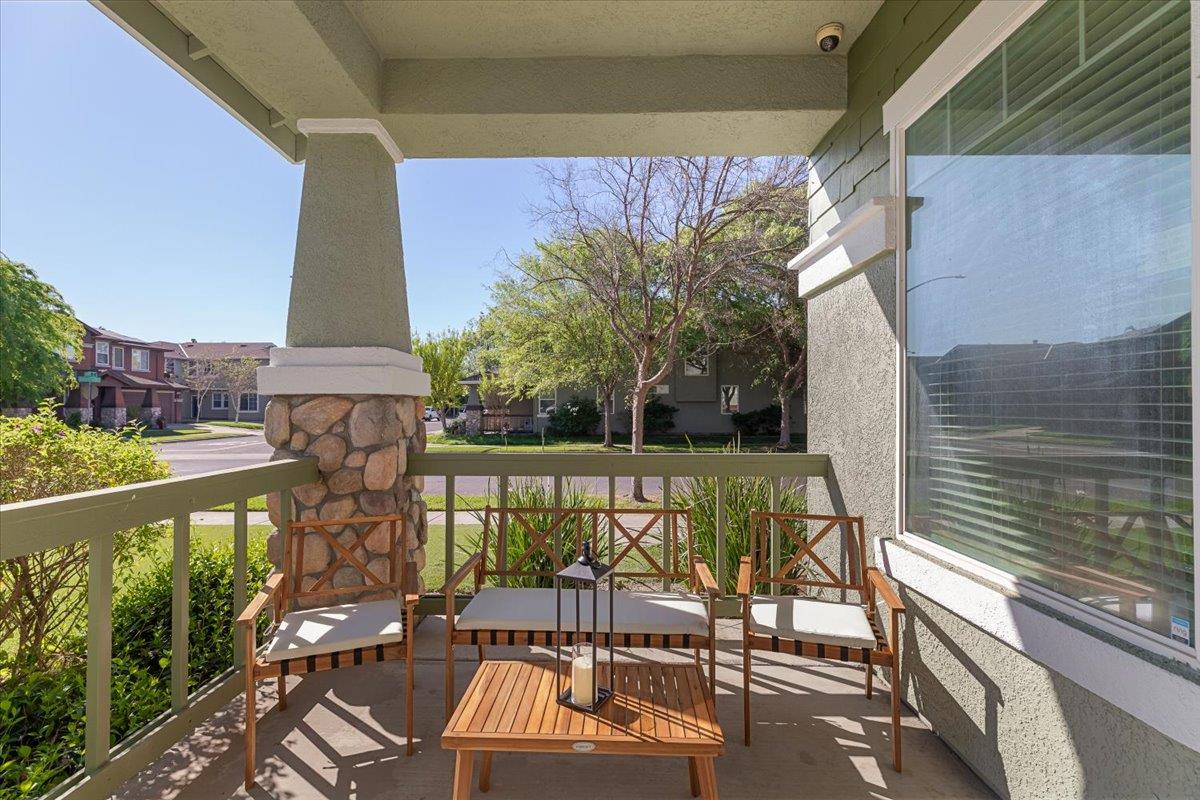 710 Almondcrest St, Oakdale, CA 95361