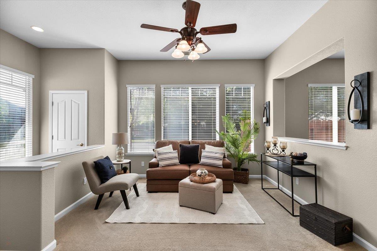 710 Almondcrest St, Oakdale, CA 95361