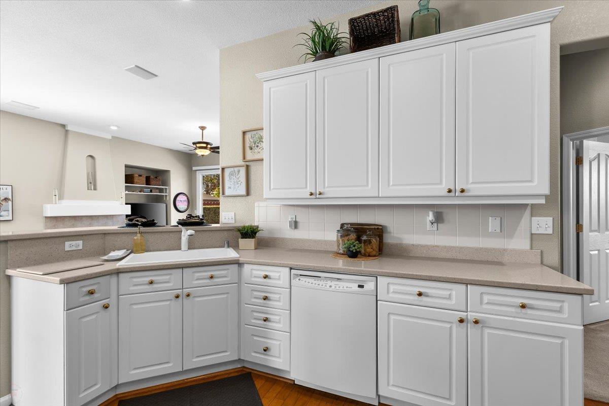 710 Almondcrest St, Oakdale, CA 95361