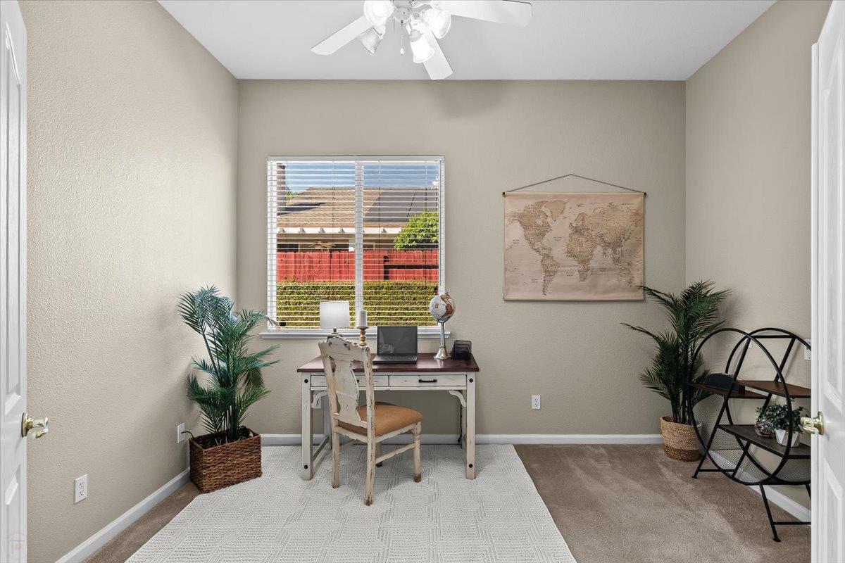 710 Almondcrest St, Oakdale, CA 95361